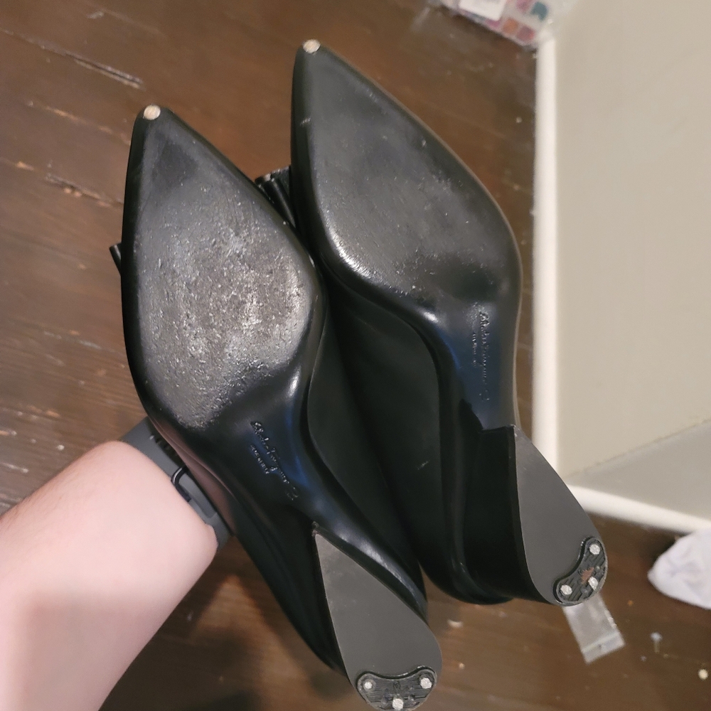 Salvatore Ferragamo Viva Black leather heels size 10 C - Picture 4 of 4